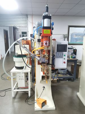 Saldatore a punti 180KVA del dado